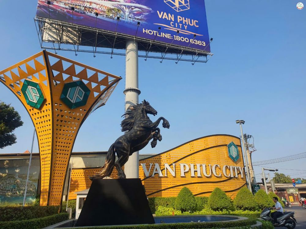 Bán gấp vạn phúc city, dt 319, 1 hầm, 5 tầng, thu nhập khủng gần 2 tỷ/ năm. gía 60  tỷ. làm việc