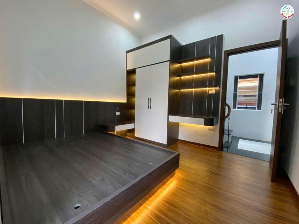 Bán nhà 40m², 3tầng 3 ngủ khép kín phố Đội Cấn, Ba Đình, 5.3 tỷ