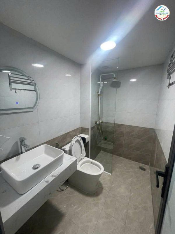 BÁN NHÀ RIÊNG PHỐ KIM QUAN, 60 M2, 5 TẦNG,MẶT TIỀN 3.6 M, 7.6 TỶ, LONG BIÊN.