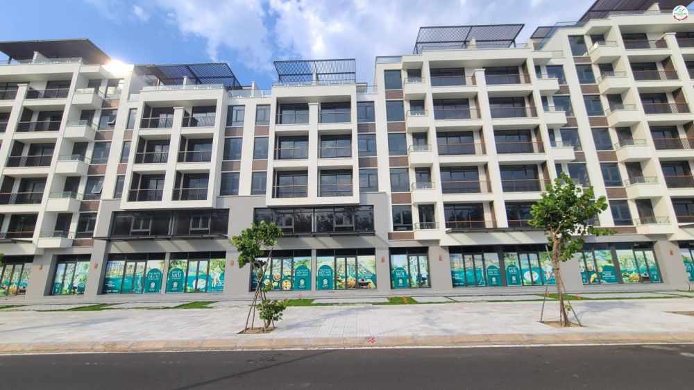 Bán shophouse biển phong cách hiện đại không gian mở cách biển vài bước chân giá chỉ 9,268 tỷ