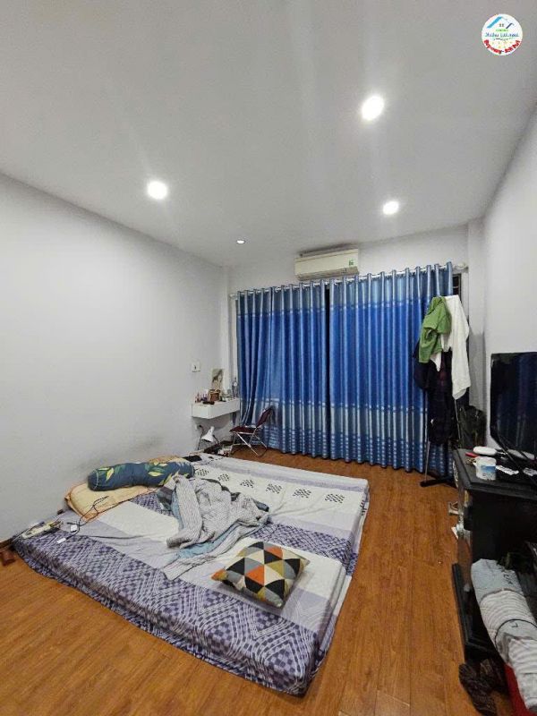 CĂN GÓC - NHÀ CỰC ĐẸP - NGÕ NÔNG - XÂY DỰNG CHẮC CHẮN

💰 Diện tích: 52m² - Giá: 7.8 tỷ