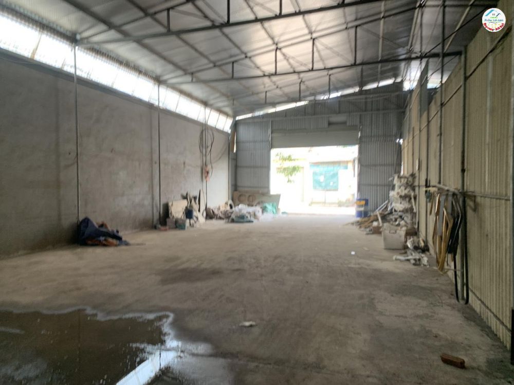 Cho thuê  kho xưởng tại La Tinh , Hoài Đức, Hà Nội. Diện tích 660m, kho xưởng cao 7m, xe container