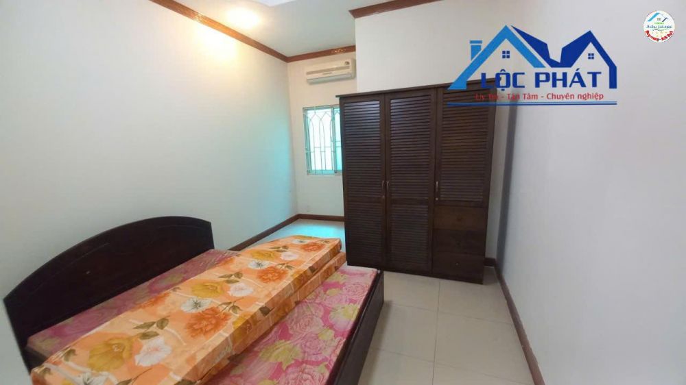 Cho thuê biệt thự mini Long Bình Tân 150 m2 5 phòng ngủ 3 tolet 5 máy lạnh chỉ 12