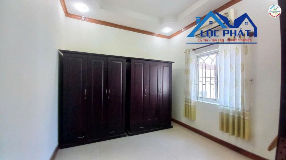 Cho thuê biệt thự mini Long Bình Tân 150 m2 5 phòng ngủ 3 tolet 5 máy lạnh chỉ 12