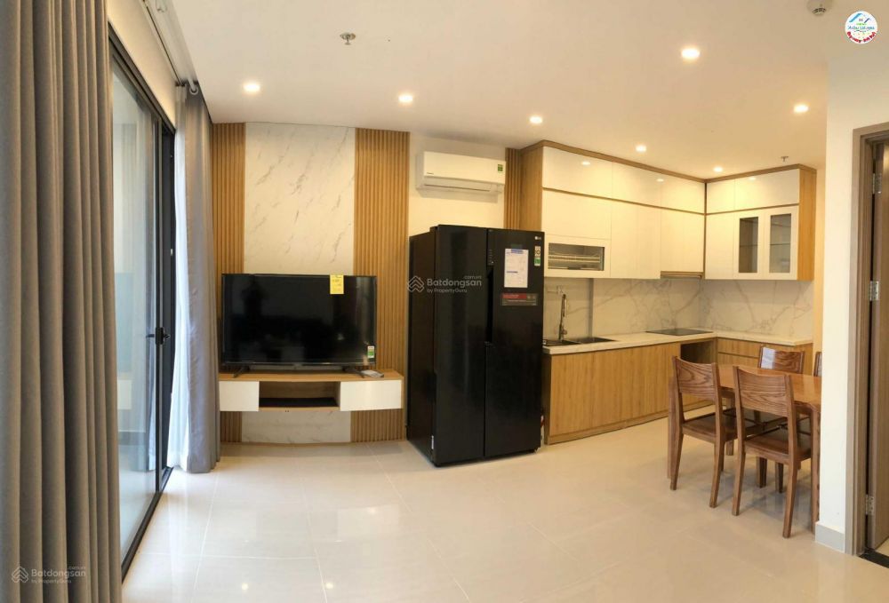 Cho thuê căn hộ 2 PN + 1, 2 WC, diện tích 70m² tại Vinhomes Smart City.