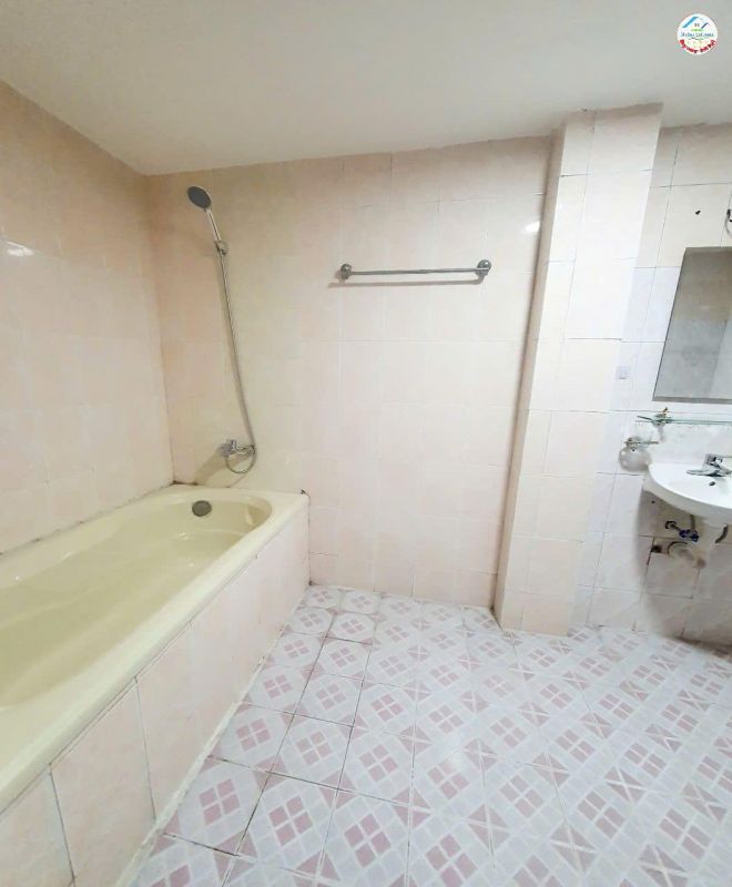 CHO THUÊ MP  GIẢI PHÓNG, HOÀNG MAI, 102M2, 4 TẦNG, 6 PHÒNG, 6 WC, 35 TRIỆU - VỈA HÈ RỘNG