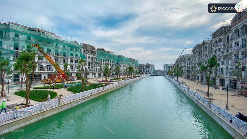 Quỹ căn biệt thự đẹp - Sun Urban City Ha Nam. Mặt sông và quảng trường cực VIP. Mặt tiền 10m. LH em